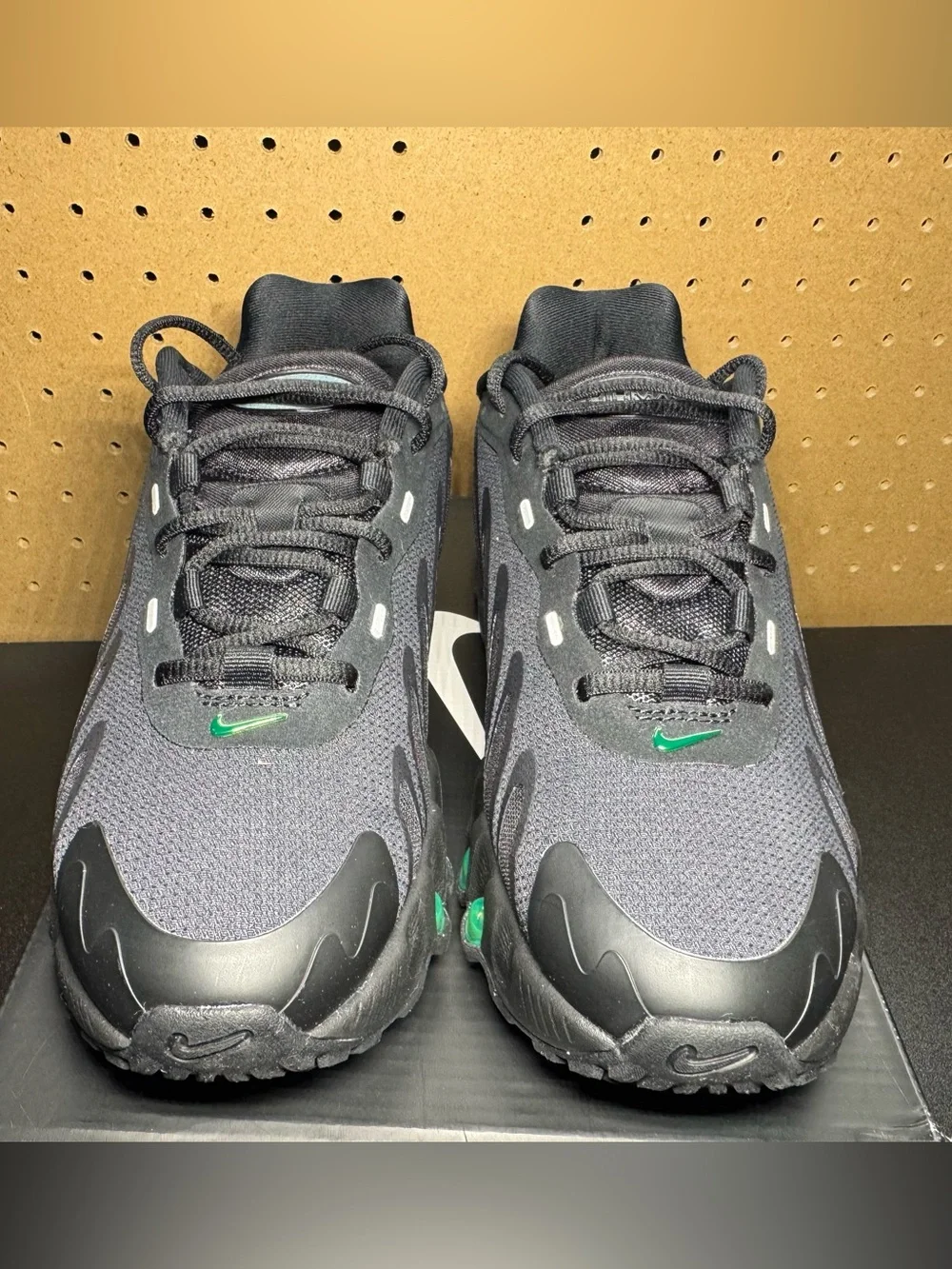 Nike Air Max DN8 Size 4 Youth, 5.5 Women’s Black Sneakers with Green Accents